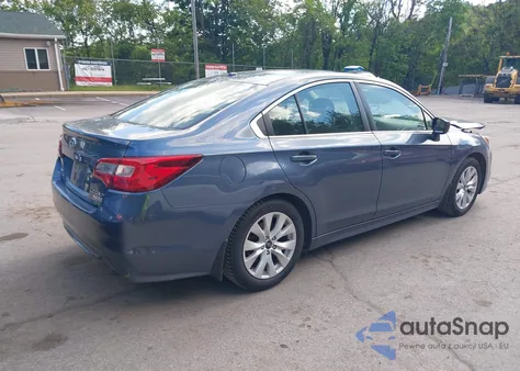 2015 Subaru Legacy 2.5I Premium z USA, uszkodzony, nr VIN 4S3BNAE67F3051063